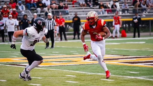 Ky’Ron Cragette breaks another big run for Seton Hill.