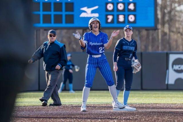 Sydnee Reaves DII softball