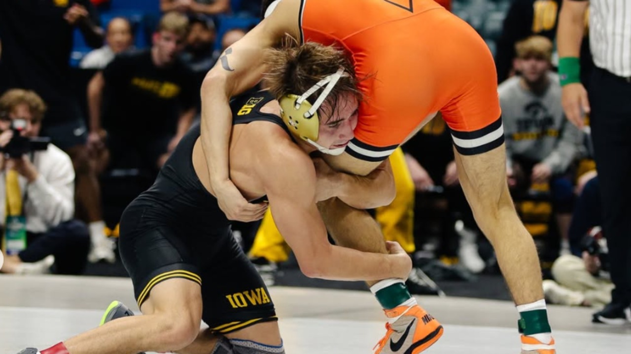 Iowa takes on Oklahoma State this Sunday at 6pm ET
